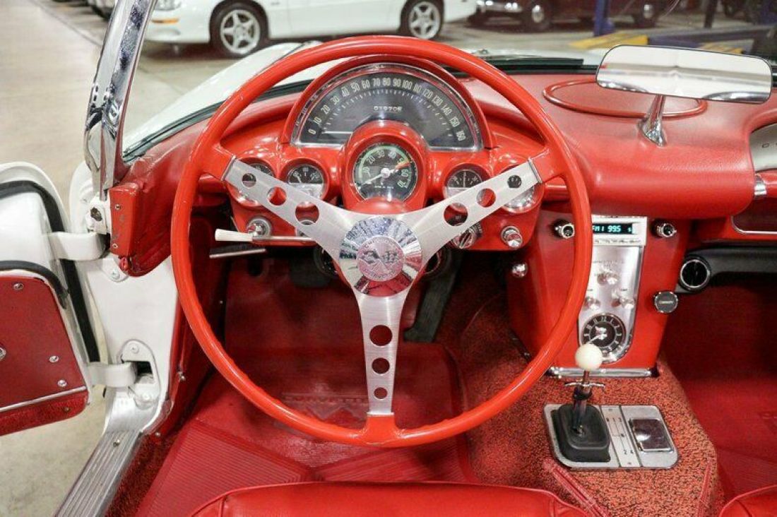 1961 Chevrolet Corvette - photo 12