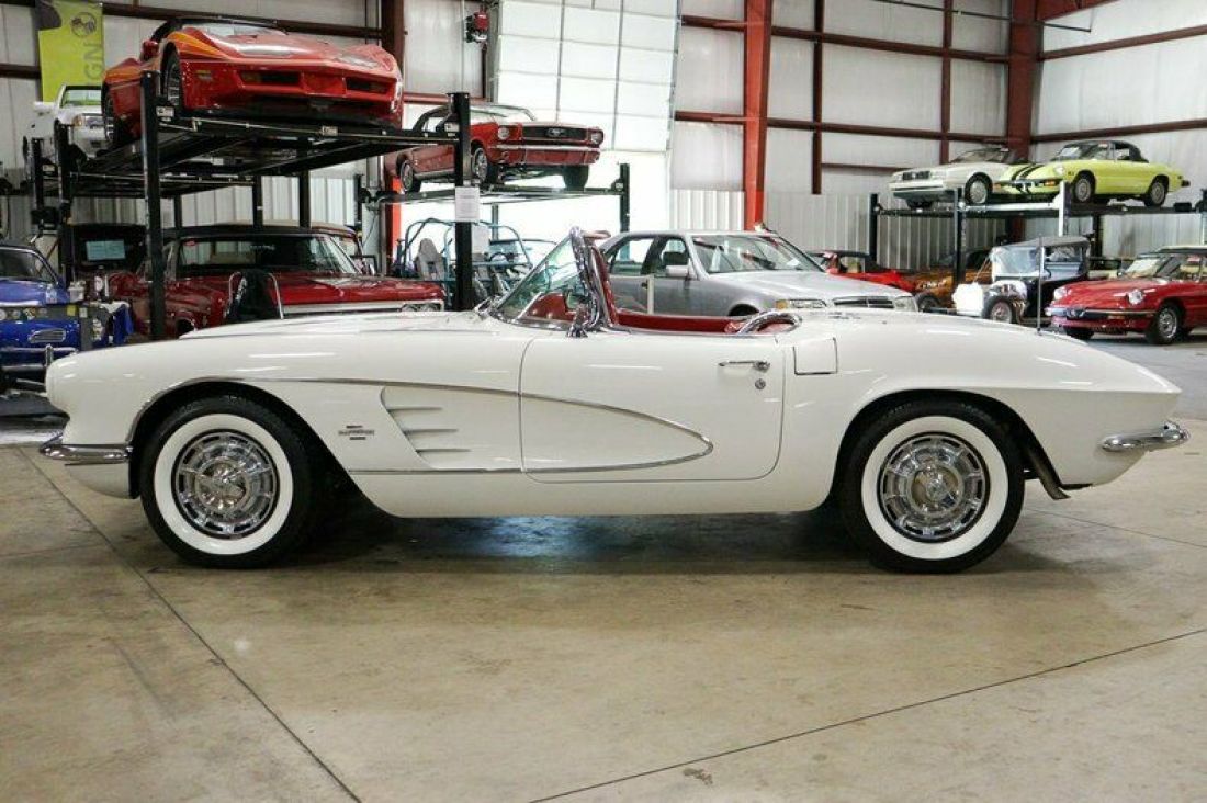 1961 Chevrolet Corvette - photo 2