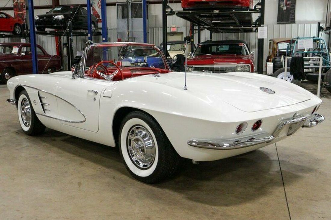 1961 Chevrolet Corvette - photo 3