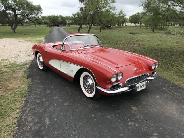 1961 Chevrolet Corvette 270 HP dual quads 4 speed red on red Wonderbar - photo 2