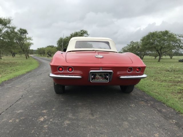 1961 Chevrolet Corvette 270 HP dual quads 4 speed red on red Wonderbar - photo 5