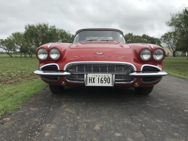1961 Chevrolet Corvette 270 HP dual quads 4 speed red on red Wonderbar - photo 6