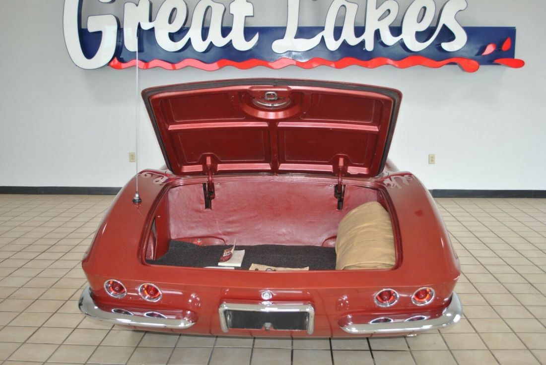 1961 Chevrolet Corvette 283 270hp Dual Carb - photo 10