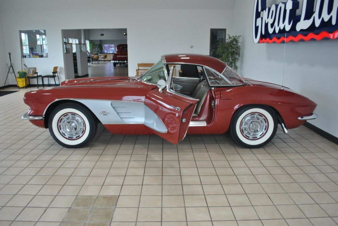 1961 Chevrolet Corvette 283 270hp Dual Carb - photo 11