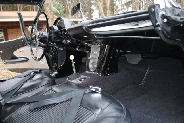 1961 Chevrolet Corvette Convertible - photo 13
