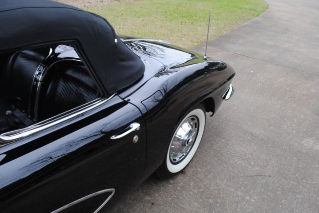 1961 Chevrolet Corvette Convertible - photo 5