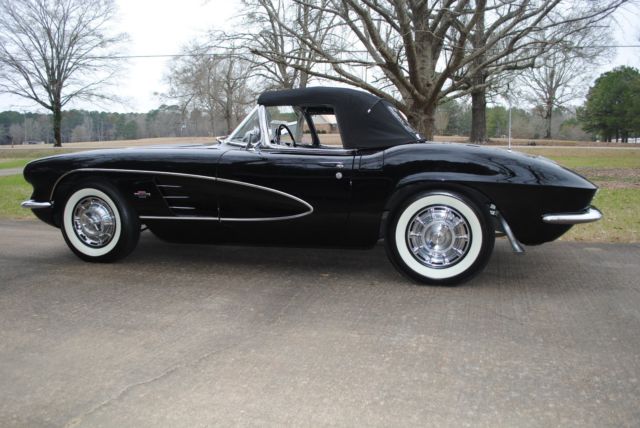1961 Chevrolet Corvette Convertible - photo 6