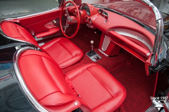 1961 Chevrolet Corvette Convertible - photo 8