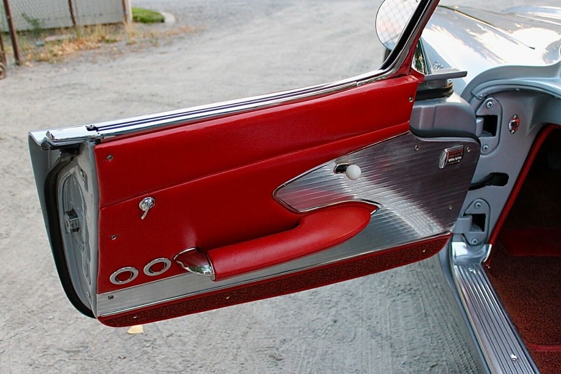 1961 Chevrolet Corvette - photo 9
