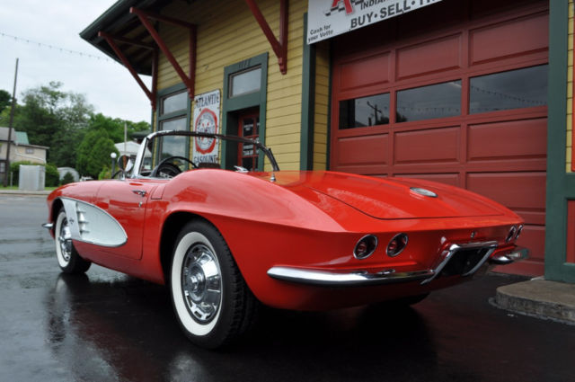 1961 Chevrolet Corvette 2x4's 270hp restored Roman Red! - photo 10