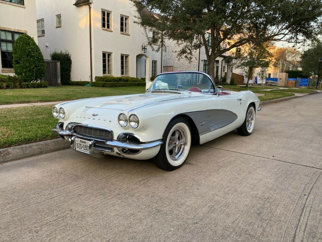 1961 Chevrolet Corvette - photo 2