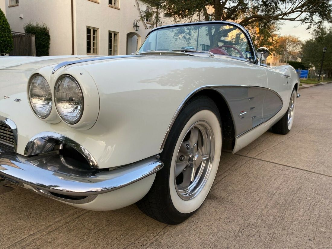 1961 Chevrolet Corvette - photo 3