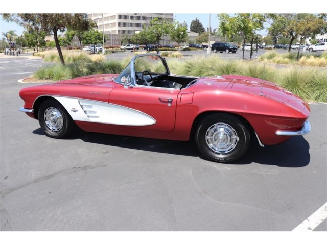 1961 Chevrolet Corvette -- - photo 3