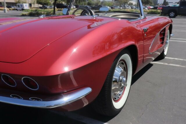 1961 Chevrolet Corvette -- - photo 10