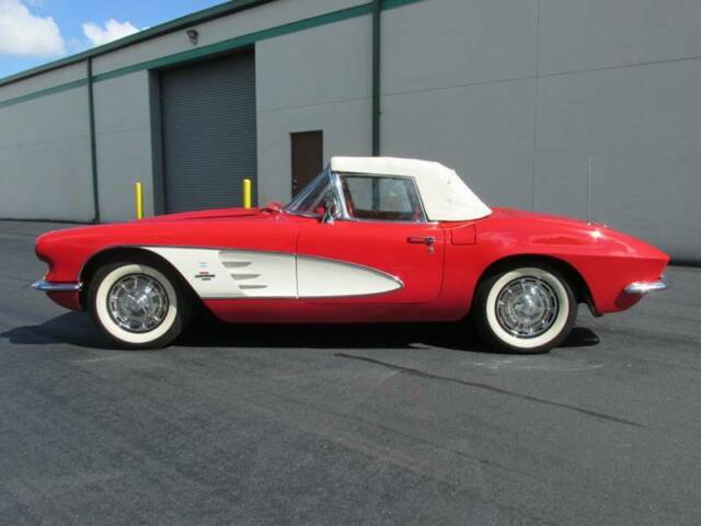 1961 Chevrolet Corvette -- - photo 3