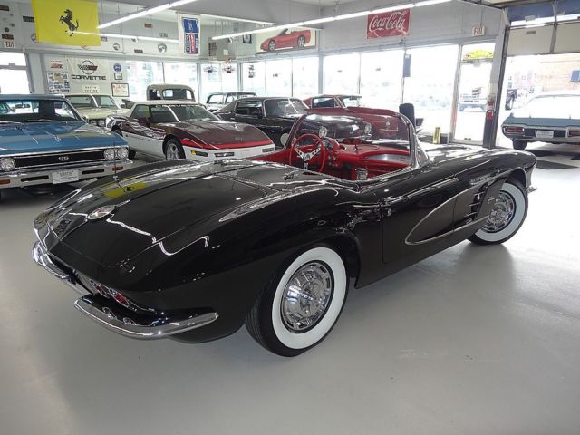 1961 Chevrolet Corvette - photo 2