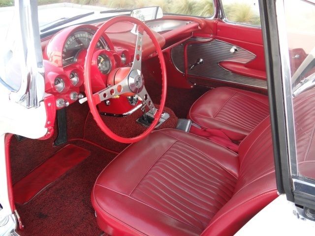 1961 Chevrolet Corvette - photo 10