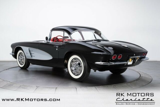 1961 Chevrolet Corvette - photo 12
