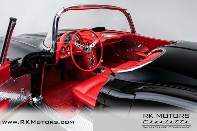 1961 Chevrolet Corvette - photo 3