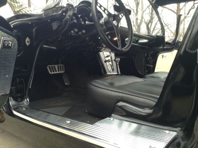 1961 Chevrolet Corvette convertible - photo 11