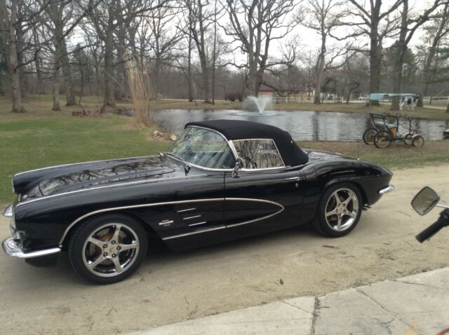 1961 Chevrolet Corvette convertible - photo 13