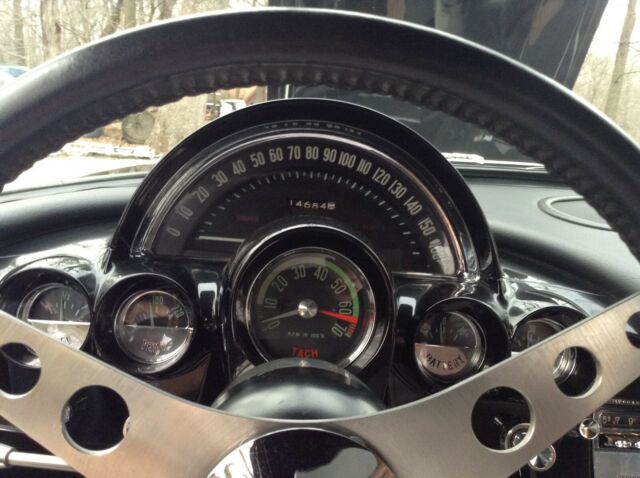 1961 Chevrolet Corvette convertible - photo 9
