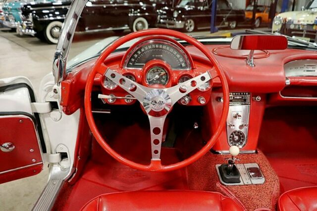 1961 Chevrolet Corvette Convertible - photo 12