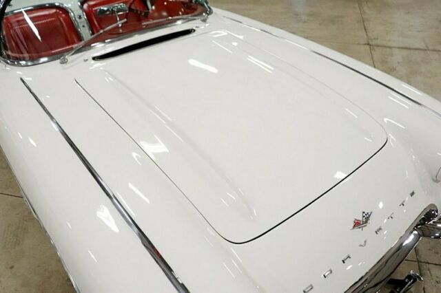 1961 Chevrolet Corvette Convertible - photo 9