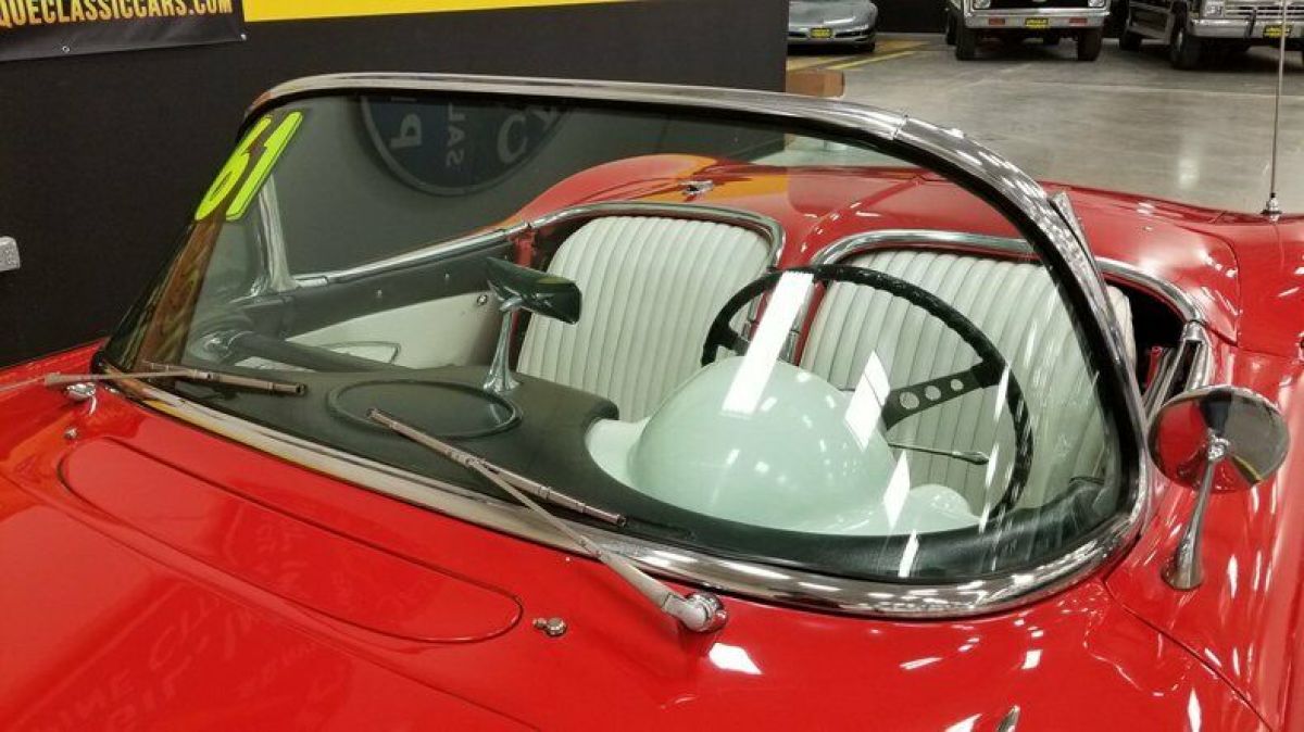 1961 Chevrolet Corvette Convertible - photo 12
