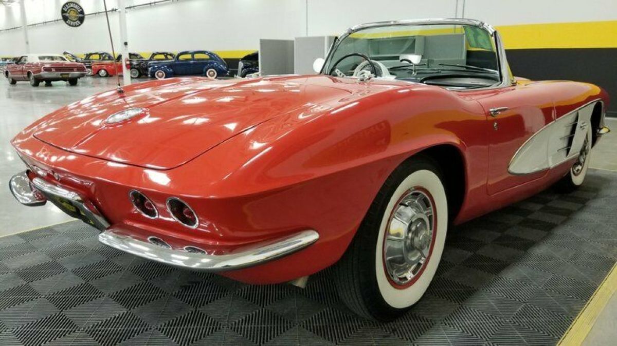 1961 Chevrolet Corvette Convertible - photo 4