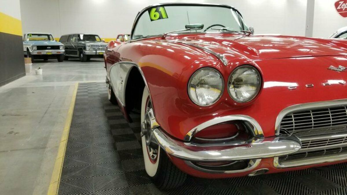 1961 Chevrolet Corvette Convertible - photo 8