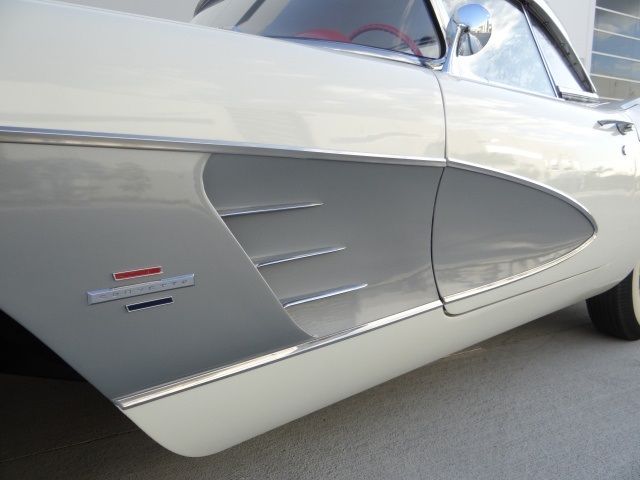 1961 Chevrolet Corvette - photo 7