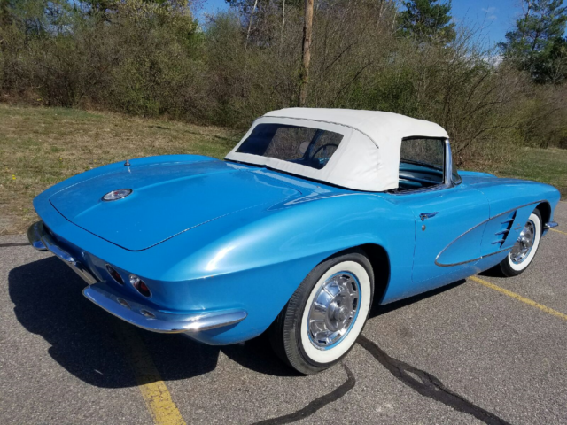 1961 Chevrolet Corvette JEWEL BLUE MATCHING NUMBERS - photo 12