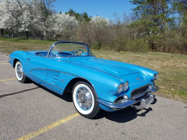 1961 Chevrolet Corvette JEWEL BLUE MATCHING NUMBERS - photo 4