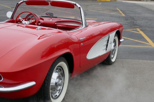 1961 Chevrolet Corvette -CONVERTIBLE -NUMBERS MATCHING - SEE VIDEO- - photo 10