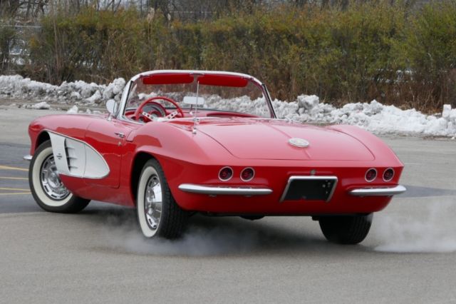1961 Chevrolet Corvette -CONVERTIBLE -NUMBERS MATCHING - SEE VIDEO- - photo 4