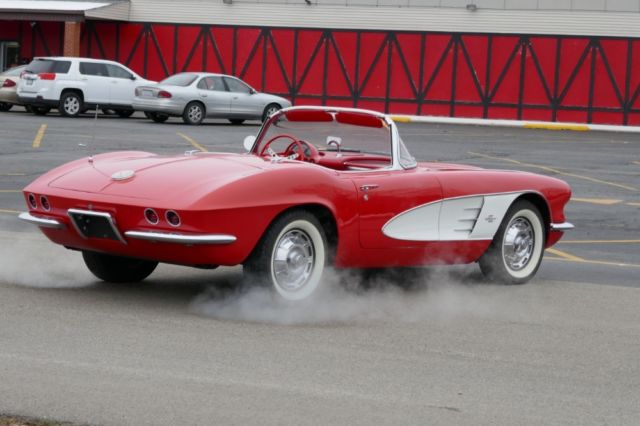 1961 Chevrolet Corvette -CONVERTIBLE -NUMBERS MATCHING - SEE VIDEO- - photo 9