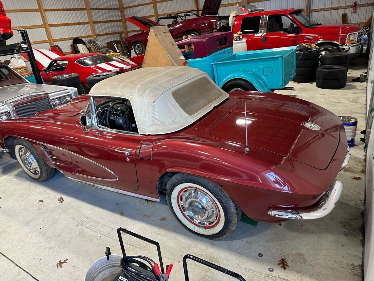 1961 Chevrolet Corvette - photo 3
