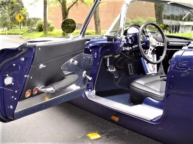 1961 Chevrolet Corvette - photo 12