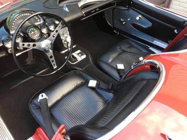 1961 Chevrolet Corvette Convertible - photo 10