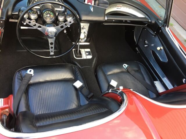 1961 Chevrolet Corvette Convertible - photo 11