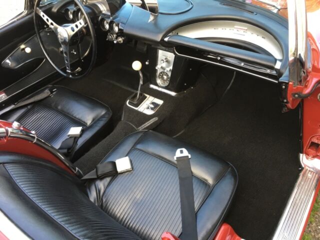 1961 Chevrolet Corvette Convertible - photo 12