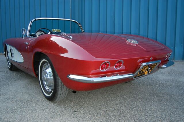 1961 Chevrolet Corvette Convertible - photo 5