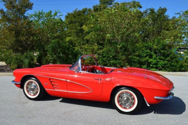 1961 Chevrolet Corvette Convertible W/ 283/270 HP 2X4 Carburetors - photo 4
