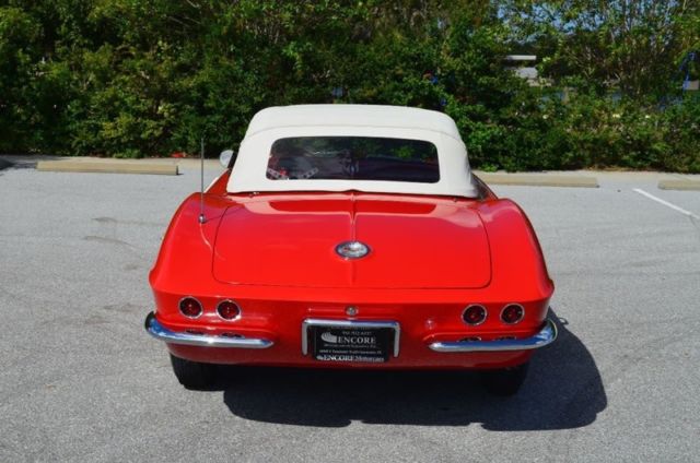 1961 Chevrolet Corvette Convertible W/ 283/270 HP 2X4 Carburetors - photo 6