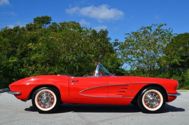 1961 Chevrolet Corvette Convertible W/ 283/270 HP 2X4 Carburetors - photo 8