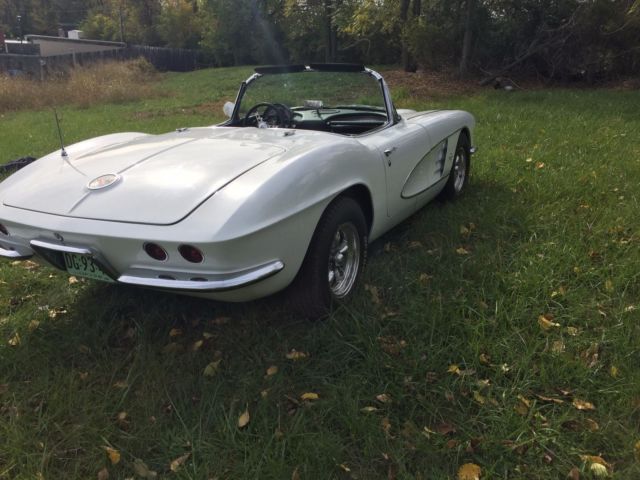 1961 Chevrolet Corvette - photo 3