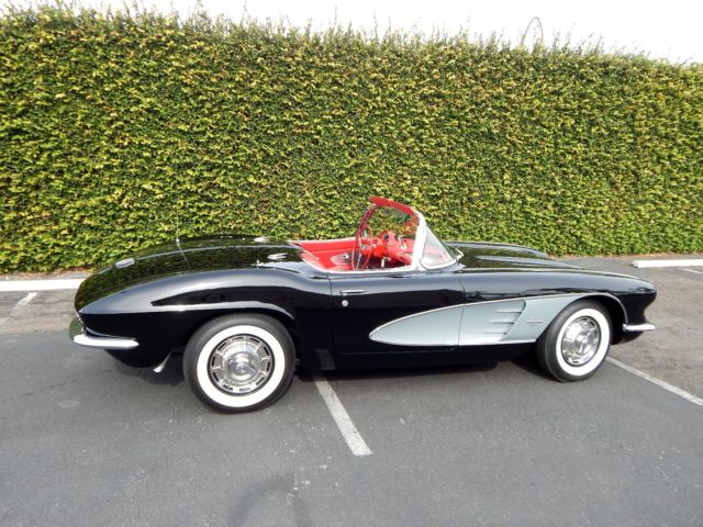 1961 Chevrolet Corvette 4 Speed Dual Quad Roadster - Restored - photo 3