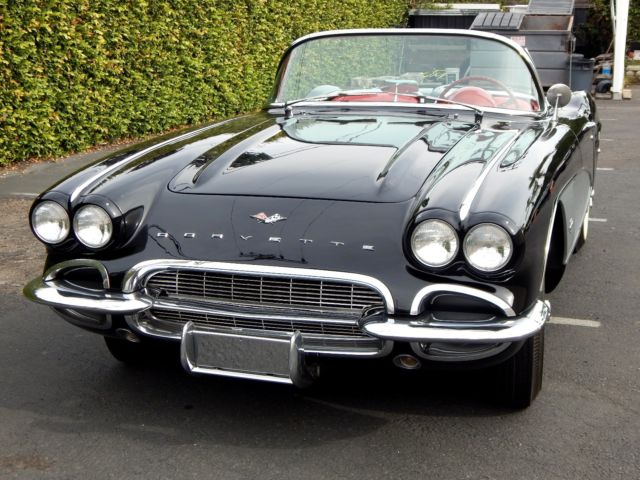 1961 Chevrolet Corvette 4 Speed Dual Quad Roadster - Restored - photo 6