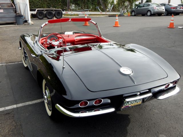 1961 Chevrolet Corvette 4 Speed Dual Quad Roadster - Restored - photo 9